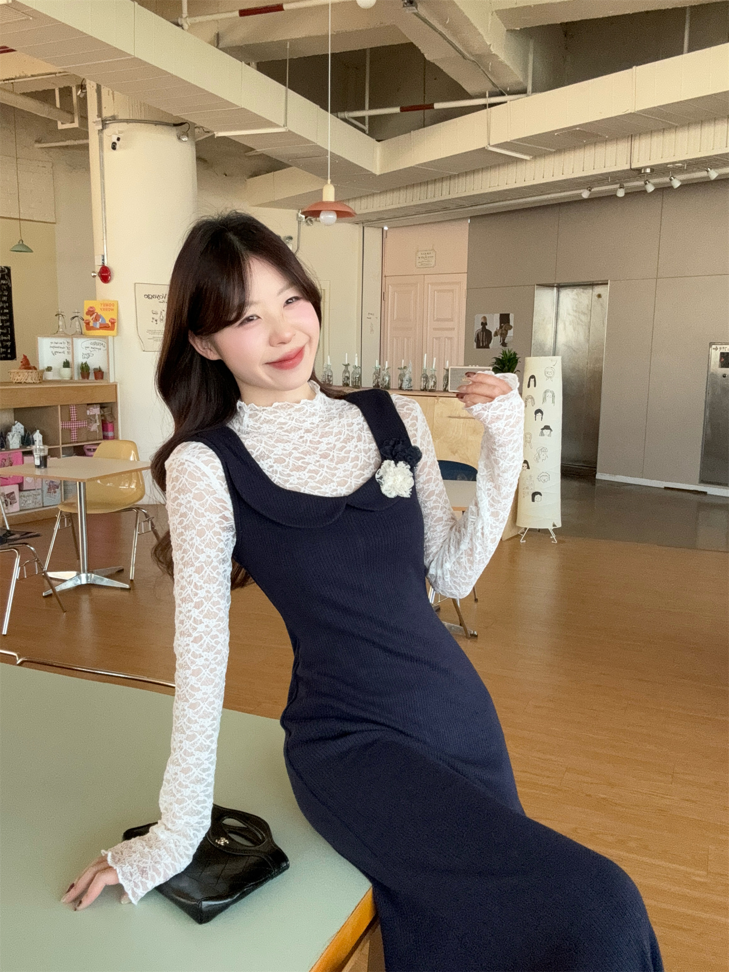 1765041053049_3gy9hq.jpg