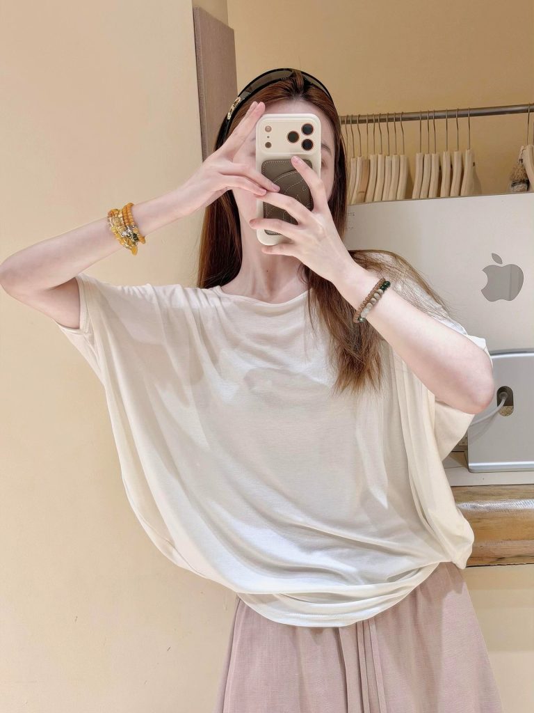 Women's White Loose Batwing Sleeve T-Shirt Summer 2026 Relaxed Fit Top