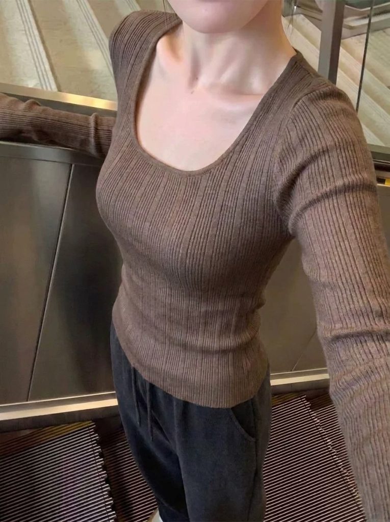 Women's U-Neck Long Sleeve Knit Top Korean Style Slim Fit Fall Winter